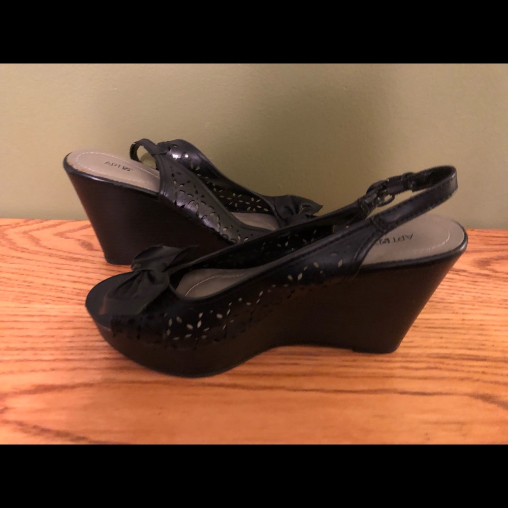 Cute wedge heel with bow